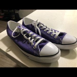 Men’s 10 purple low top converse